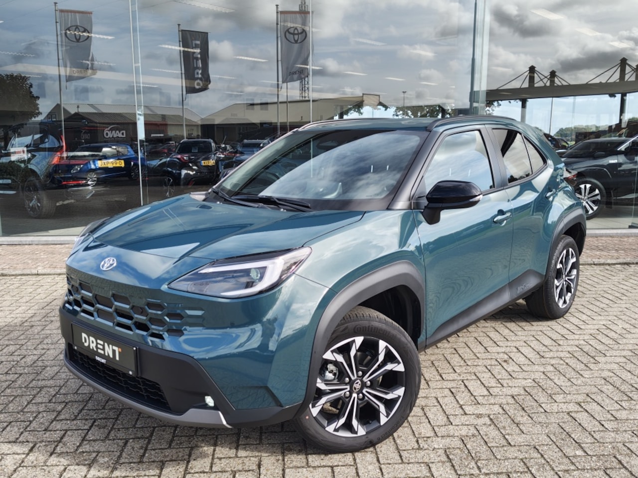 Toyota Yaris Cross - 1.5 Hybrid 130 First Edition | Comfort Pack | Sensoren v/a | Stoelverw - AutoWereld.nl