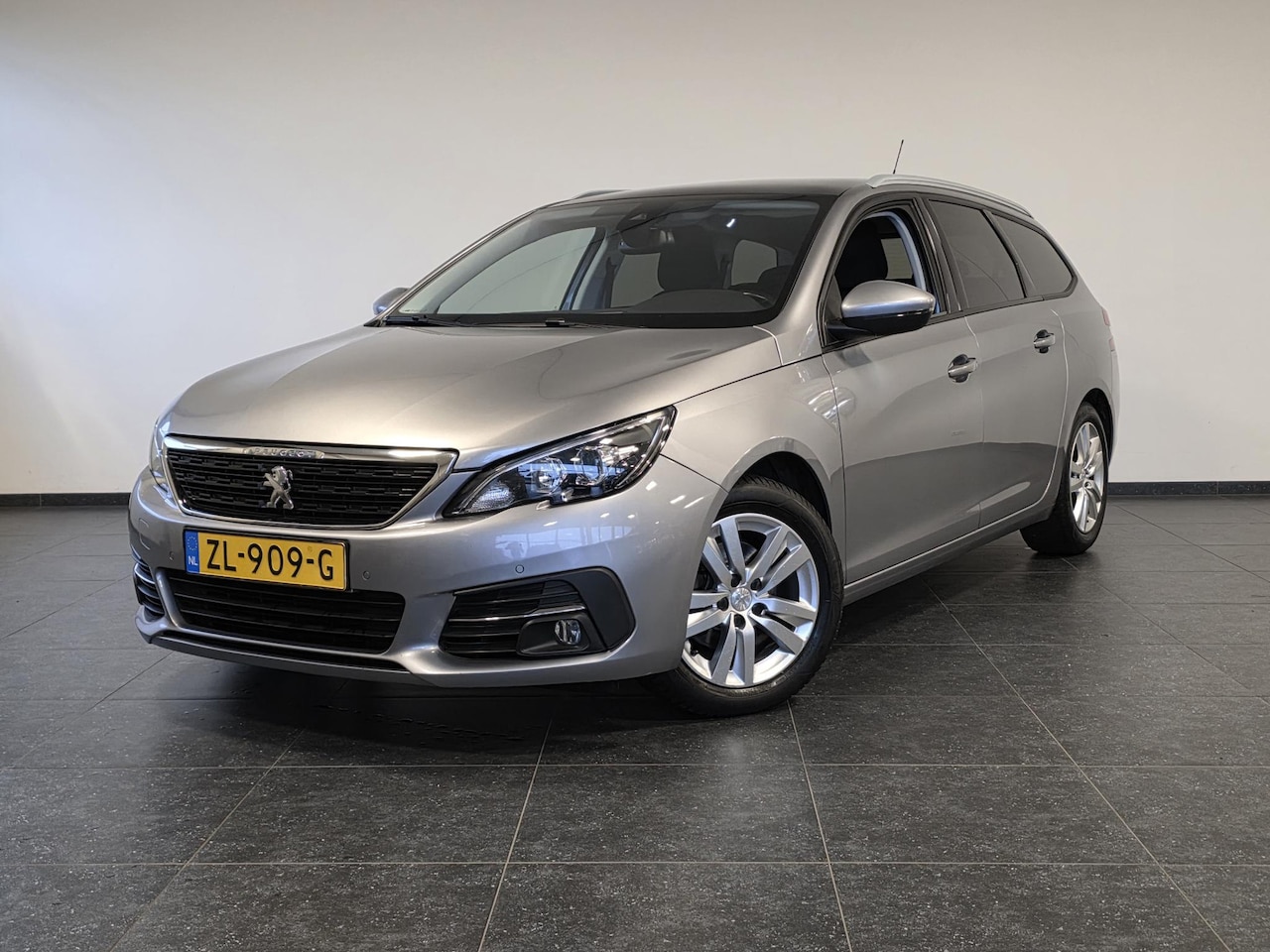Peugeot 308 SW - 1.2 PureTech Blue Lease Executive | NL-Auto | 100% Onderhouden | Pano | - AutoWereld.nl