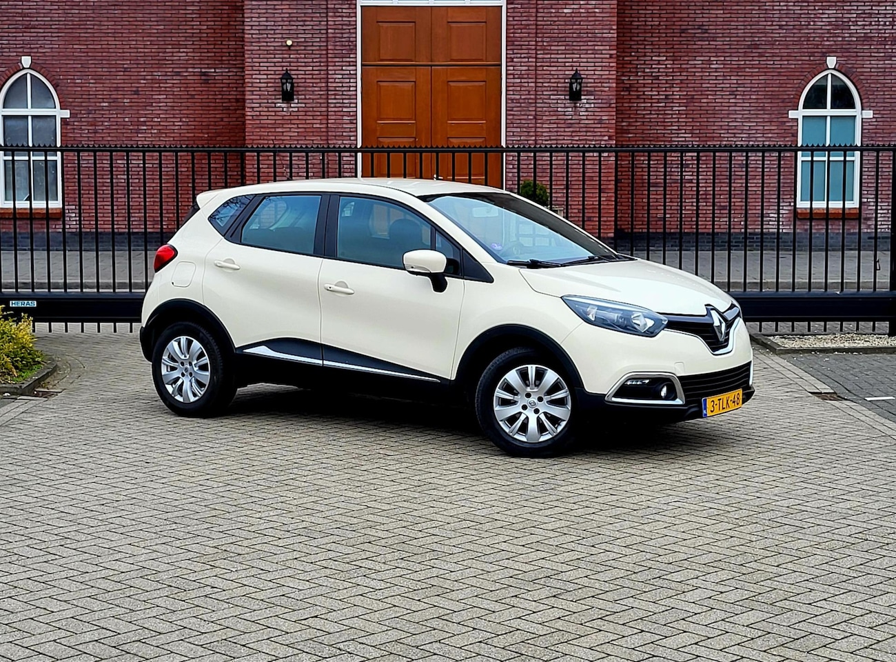Renault Captur - 0.9 TCe Dynamique / 1e Eigenaar / Navi / Camera / AIrco / Nap / Nieuwe Apk - AutoWereld.nl