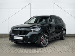 BMW X1 - xDrive25e M Sport Automaat / Panoramadak / Sportstoelen / Comfort Access / Achteruitrijcam