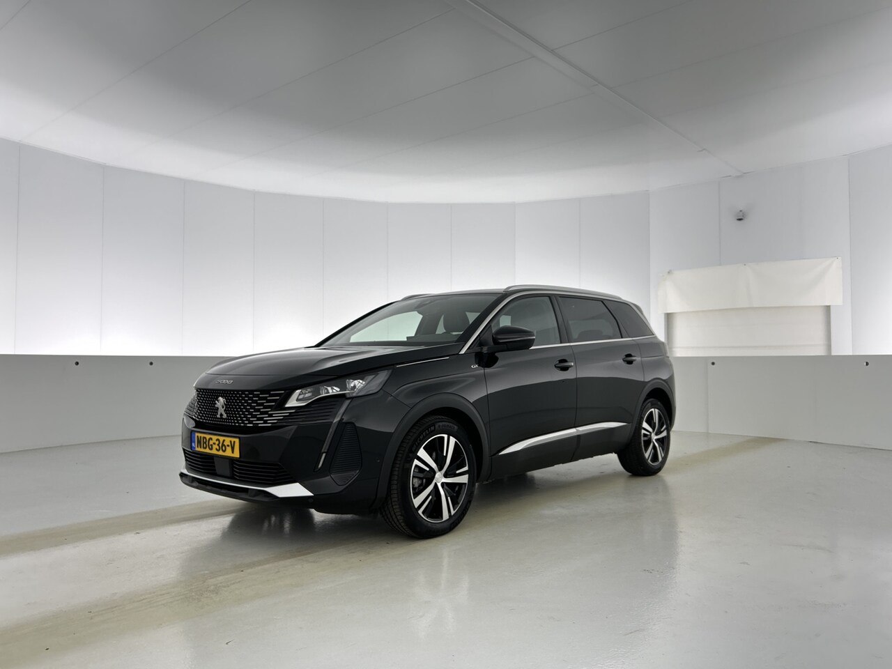 Peugeot 5008 - Hybrid 145pk Automaat GT | Rijklaar | Keyless Entry | Adaptive Cruise | Stoelverwarming | - AutoWereld.nl