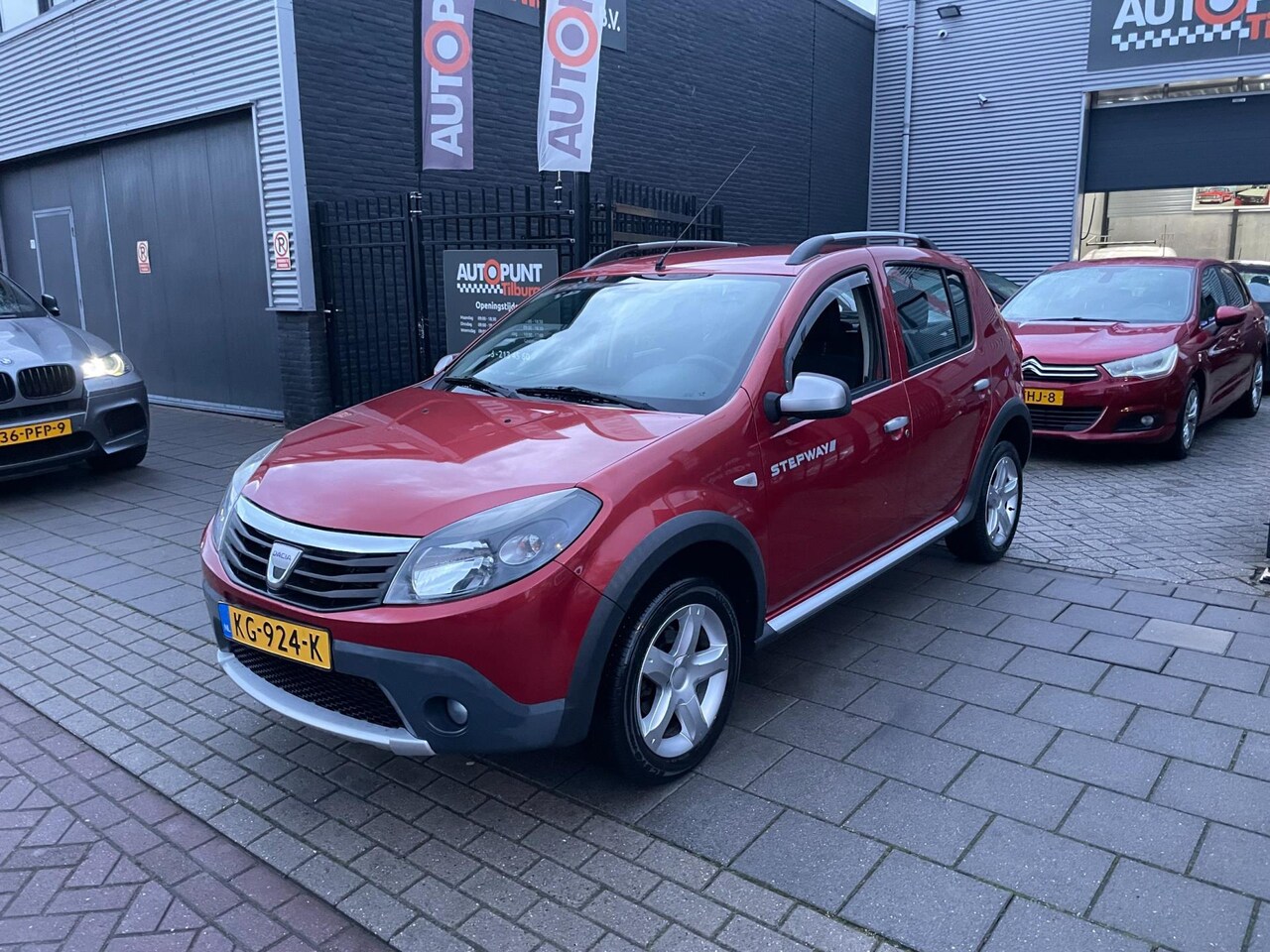 Dacia Sandero Stepway - 1.6 Trekhaak Airco NAP APK 1 Jaar - AutoWereld.nl