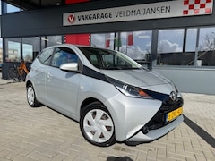 Toyota Aygo - 1.0 VVT-i X-PLAY AUTOMAAT + AIRCO/CAMERA/PDC 67.000 KM