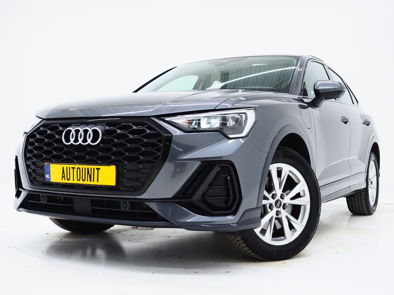 Audi Q3 Sportback - 45 TFSI e Edition Full Black | Panoramadak | Stoelverwarming | Virtual | Cruise | PDC | LE - AutoWereld.nl