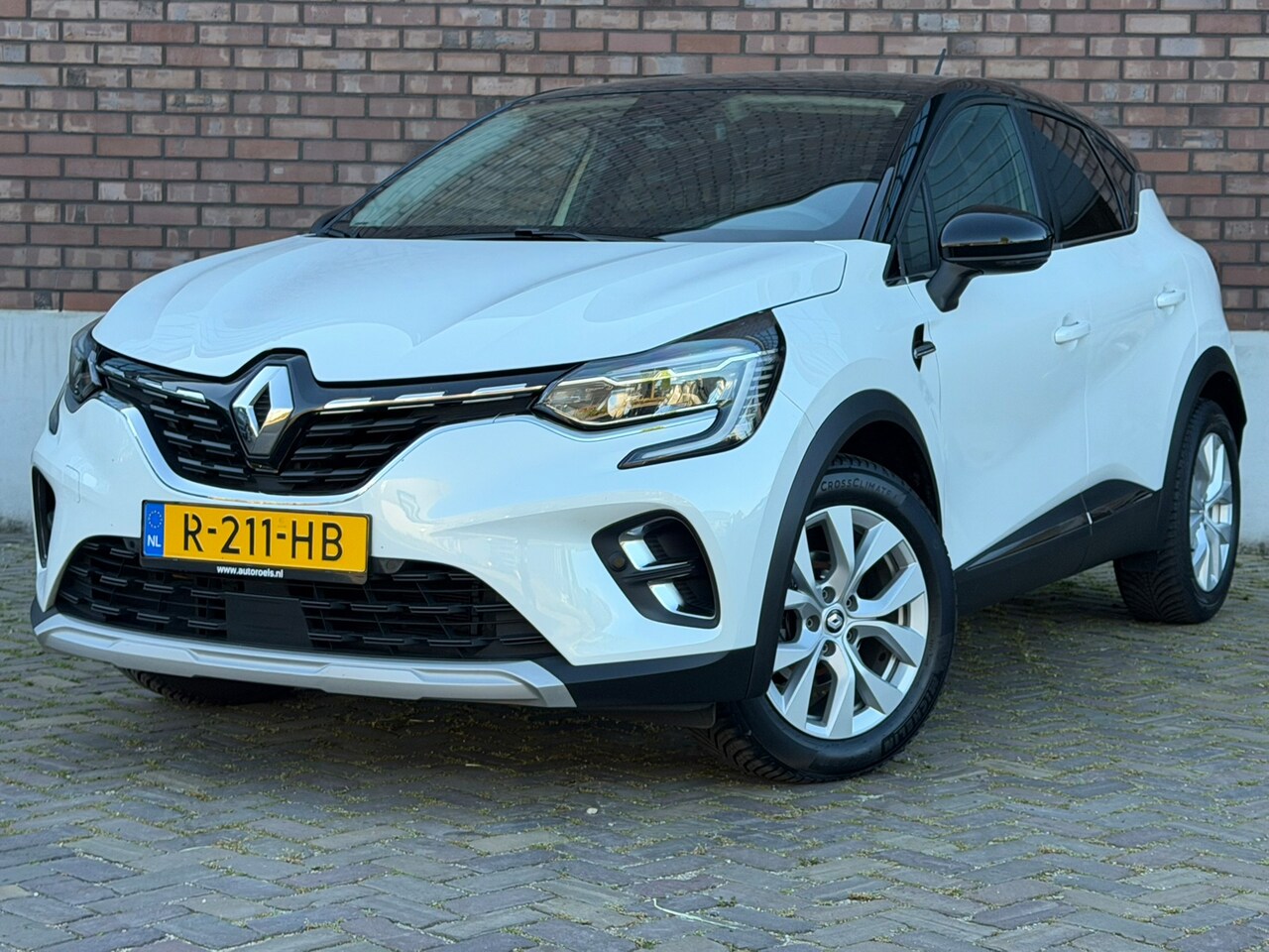 Renault Captur - 1.0 TCe 90 Intens / NAVI + Camera / Michelin-ALL-Season / Renault Dealer Onderhouden / 1e - AutoWereld.nl