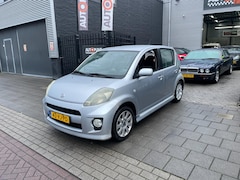 Daihatsu Sirion 2 - 1.3-16V Comfort Trekhaak Airco NAP APK 1 Jaar