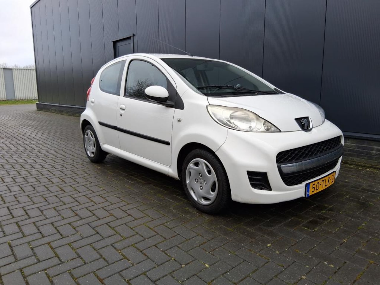 Peugeot 107 - 1.0-12V XS 1.0-12V XS / 5 drs - AutoWereld.nl