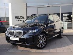 BMW X5 - xDrive50e High Executive M Sport Automaat / Trekhaak / Panoramadak / Sportstoelen / Comfor