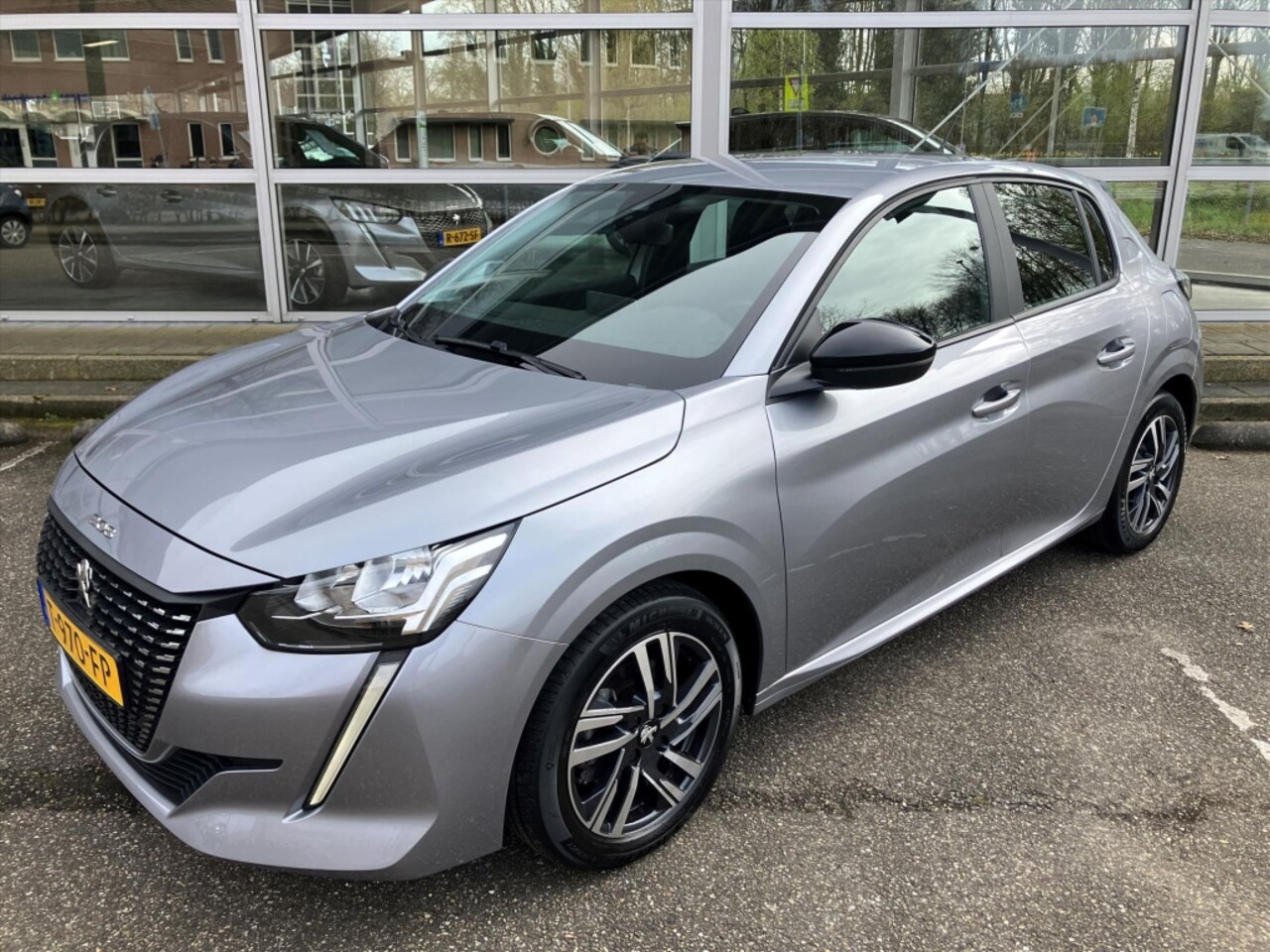 Peugeot 208 - 1.2 PureTech 100pk Active Pack I NL AUTO I NAVIGATIE - AutoWereld.nl