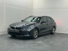 BMW 3-serie Touring - 318i Business Edition Navigatie | Parkeersensoren |