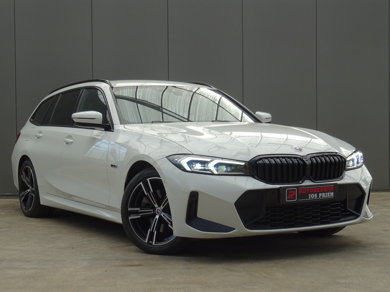 BMW 3-serie Touring - 330e * M-PAKKET * FACELIFT !! - AutoWereld.nl
