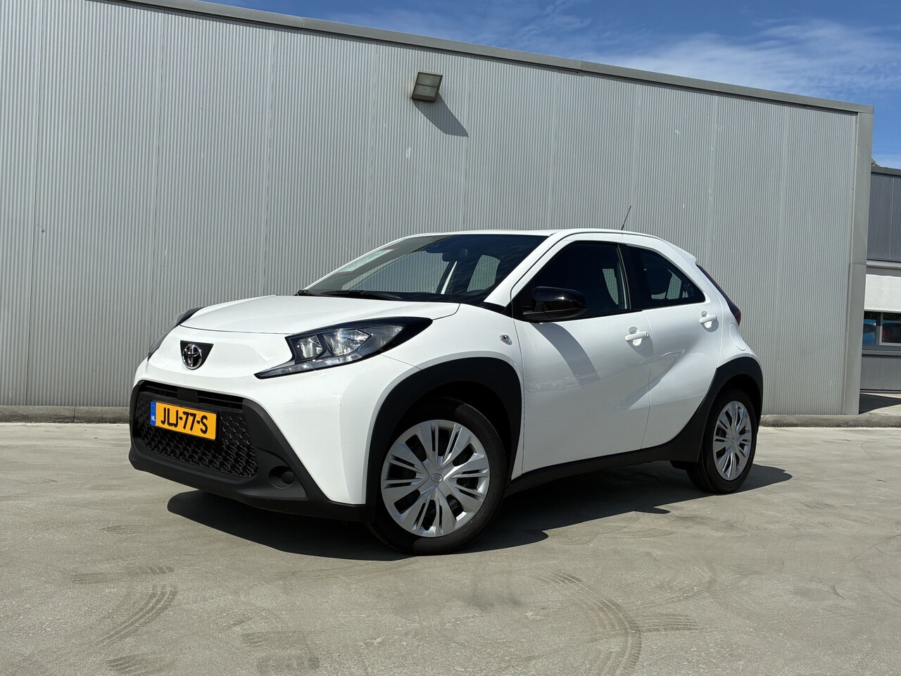 Toyota Aygo X - 1.0 VVT-i MT play 1.0 VVT-i MT Play - AutoWereld.nl