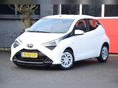 Toyota Aygo - 1.0 VVT-i x-play 2022 Navigatie 5x op Voorraad