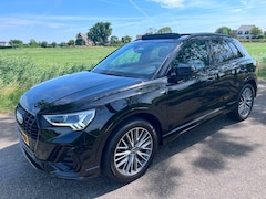 Audi Q3 - 35 TFSI S edition Pano 1e eig