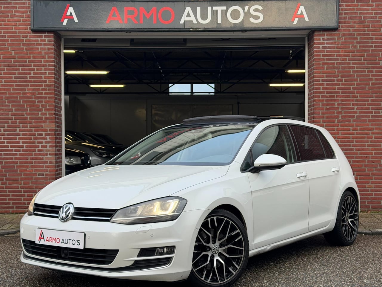 Volkswagen Golf - 1.4 TSI ACT Highline | Airco | Navi | Pano - AutoWereld.nl