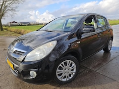 Hyundai i20 - 1.4i DynamicVersion/ automaat/ airco/ 126.000 km ( NAP)