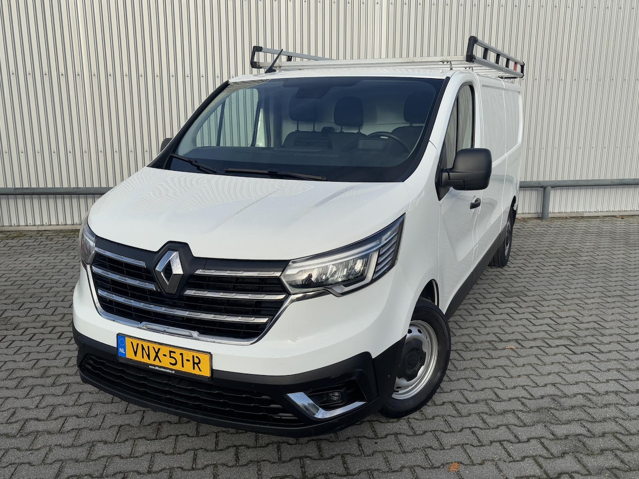 Renault Trafic - 2.0 dCi 110 T30 L2H1*A/C*CRUISE*NAV*HAAK*3PERS*TEL - AutoWereld.nl