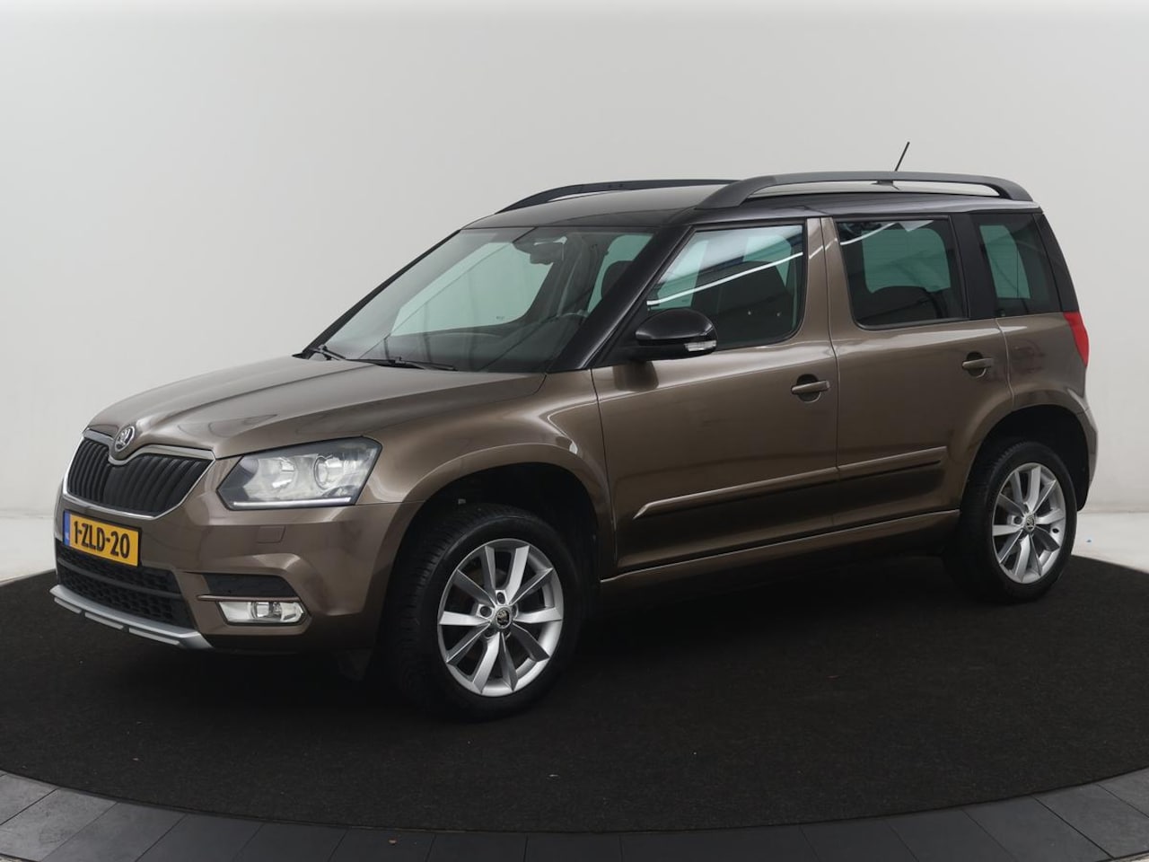 Skoda Yeti - 1.4 TSI Elegance | Climate controle | Cruise controle | Navigatie | Parkeersensoren achter - AutoWereld.nl