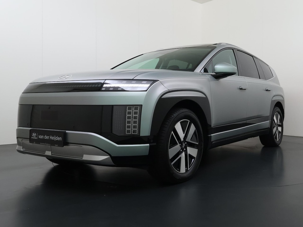 Hyundai IONIQ 9 - 110,3 kWh 308pk AWD 7p.110.3 kWh Connect+ Massagestoelen| Schuif/Kanteldak - AutoWereld.nl
