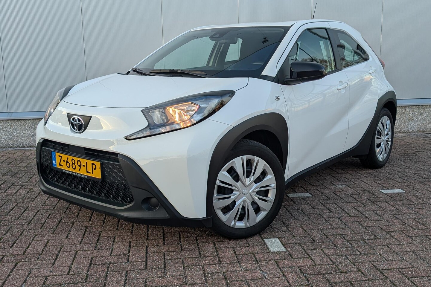 Toyota Aygo X - 1.0 VVT-i MT Play / Apple CarPlay/Android Auto / Camera achter / Groot scherm / - AutoWereld.nl