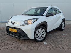 Toyota Aygo X - 1.0 VVT-i MT Play / Apple CarPlay/Android Auto / Camera achter / Groot scherm /