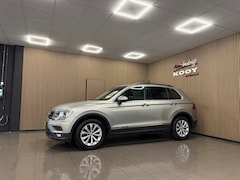 Volkswagen Tiguan - 1.4 TSI ACT Comfortline * Automaat / Carplay / Trekhaak / Camera / NL Auto