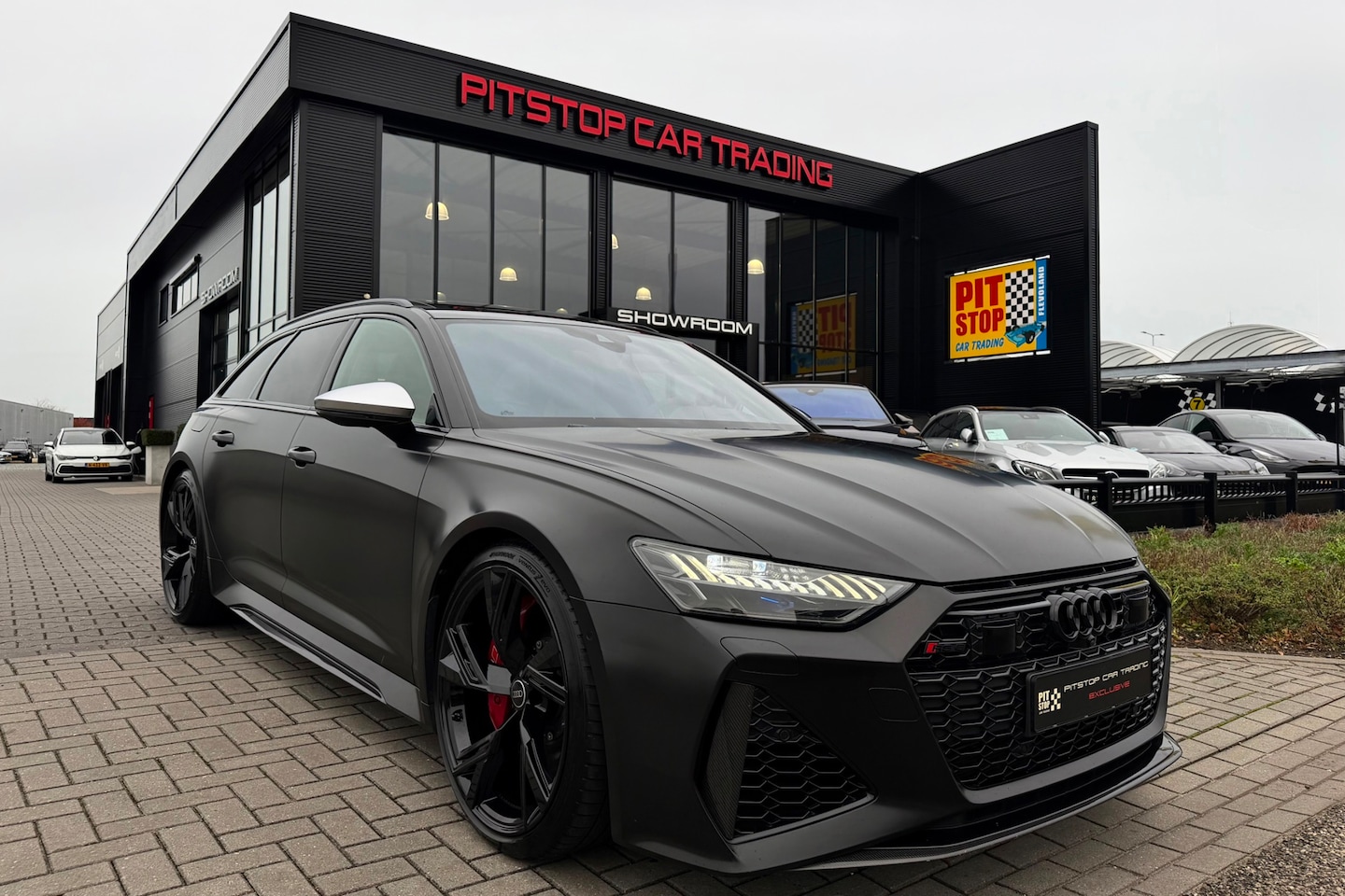 Audi RS6 - TFSI quattro, B&O 3D, Akrapovic, RS Dynamic+, Carbon, Keramisch! - AutoWereld.nl