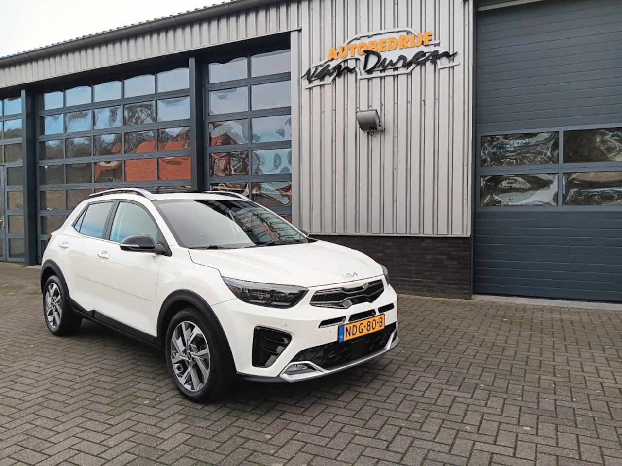 Kia Stonic - 1.0 T-GDI MHEV GT-Line Autom. Clima/Cruise Navi Carplay PDC v+a AUR-Camera Schuif/kantelda - AutoWereld.nl