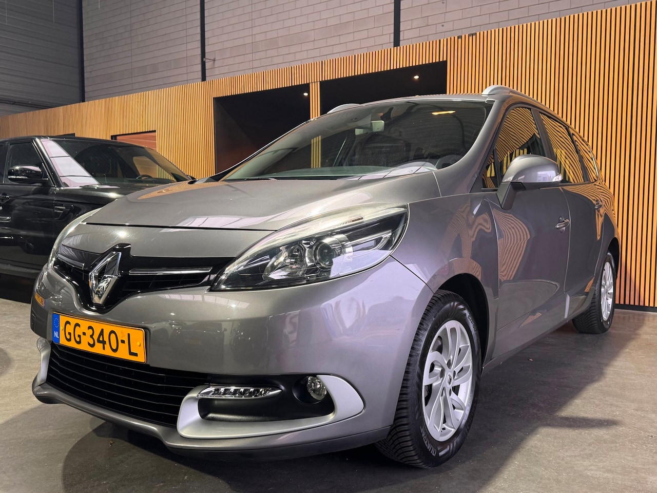 Renault Grand Scénic - 1.2 TCe Limited 7p. Airco|Navi|Keyless|Stoelverw. - AutoWereld.nl