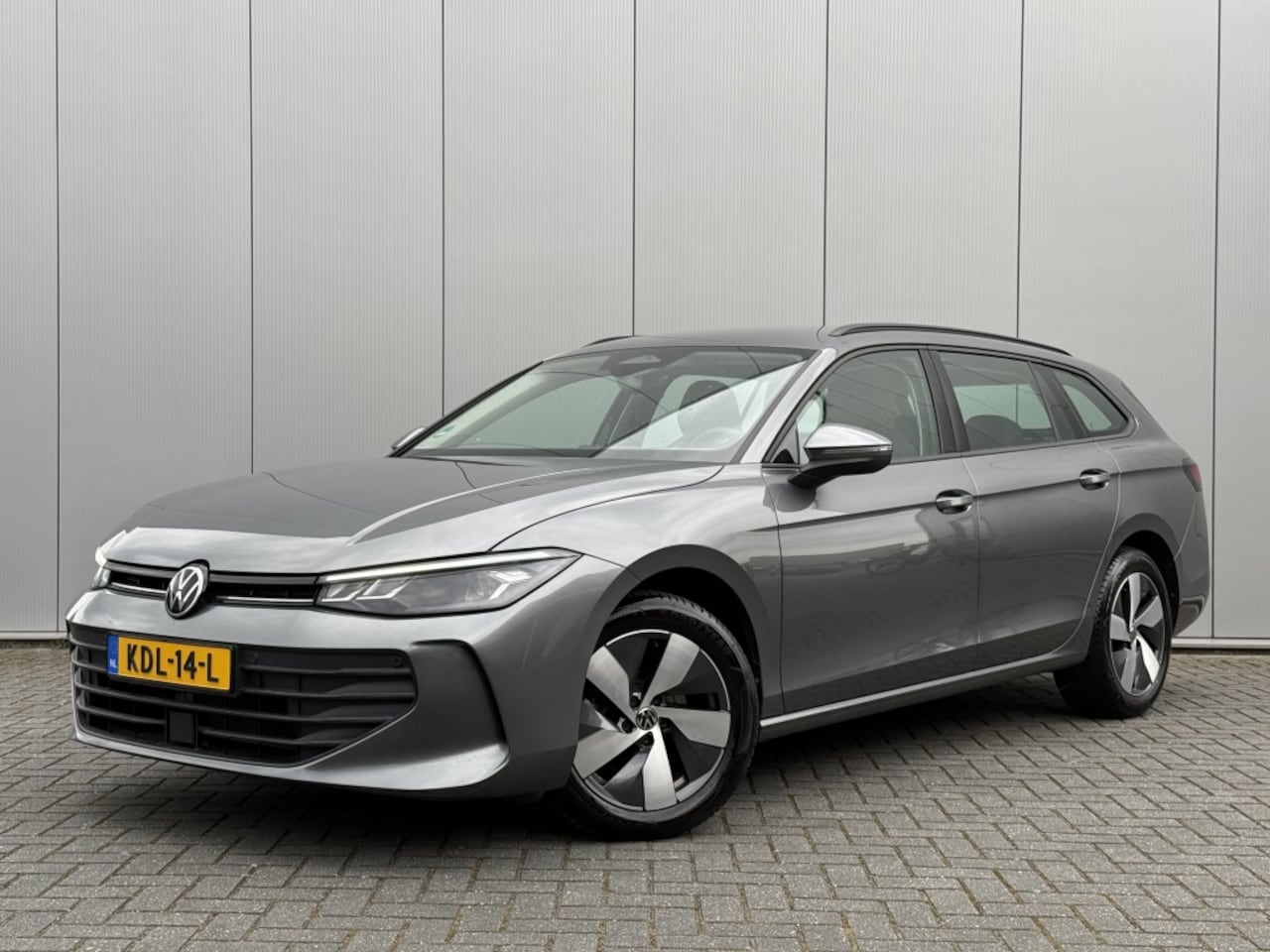 Volkswagen Passat Variant - 1.5 eTSI Business Carplay Camera Stoelverwarming - AutoWereld.nl