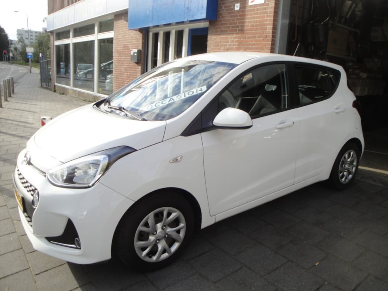 Hyundai i10 - 1.0 5-Drs. Comfort + SmartPack met o.a. AIrco, Audio, Nav., Park.sens.-A, etc. - AutoWereld.nl