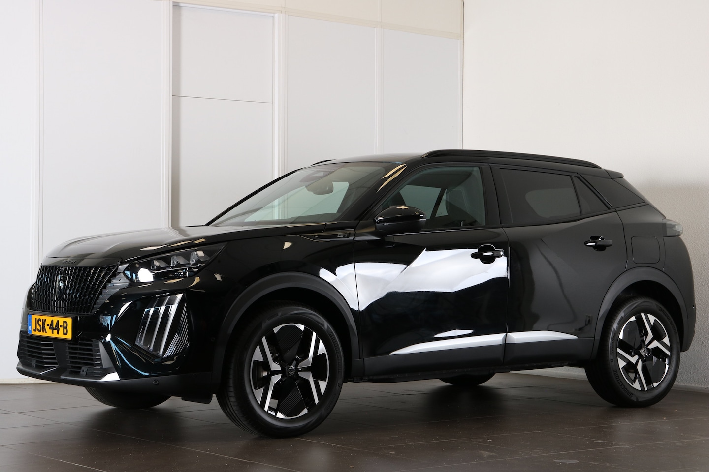 Peugeot 2008 - 1.2 Hybrid 145PK e-DCS6 GT | Navi | Alcantara | Adaptive Cruise | Stoelverwarming + Massag - AutoWereld.nl