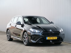 BMW 1-serie - 116 automaat 123pk M Sportpakket Pro Stoelverwarming / Camera / Keyless entry