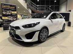 Kia Cee'd - Ceed 1.5 T-GDi GT-PlusLine GT-PLUSLINE nu op voorraad kom langs bij Kooijman in Naarden