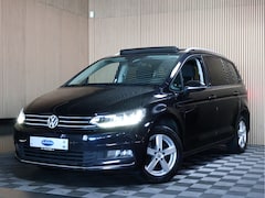 Volkswagen Touran - 1.4 TSI Highline Automaat Panodak Navigatie LED 2017