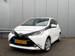 Toyota Aygo - 1.0 VVT-i x-play | Airco | Bluetooth | Camera | 12 maanden garantie | 100% onderhouden