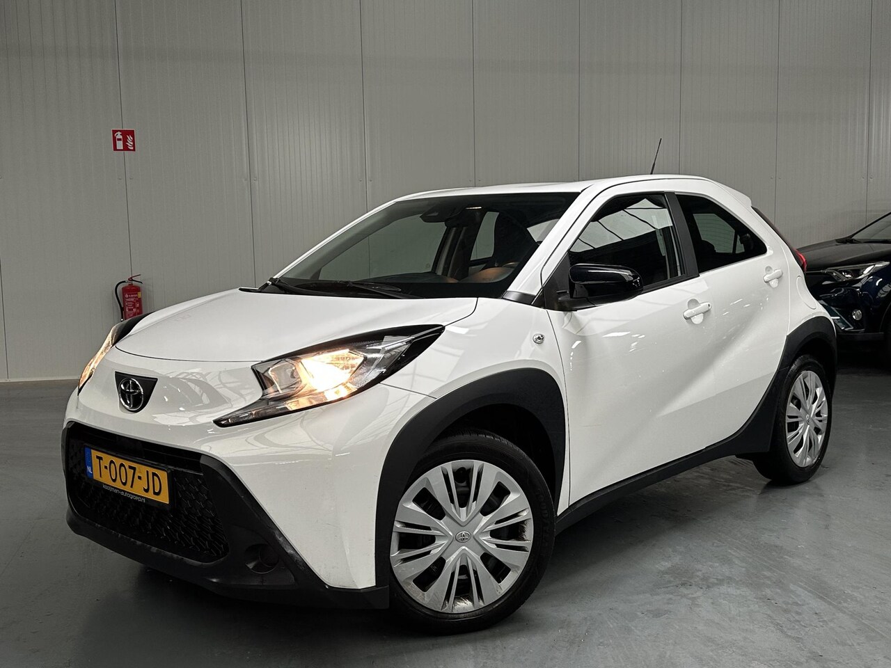 Toyota Aygo X - 1.0 VVT-i MT play 1.0 VVT-i MT Play - AutoWereld.nl