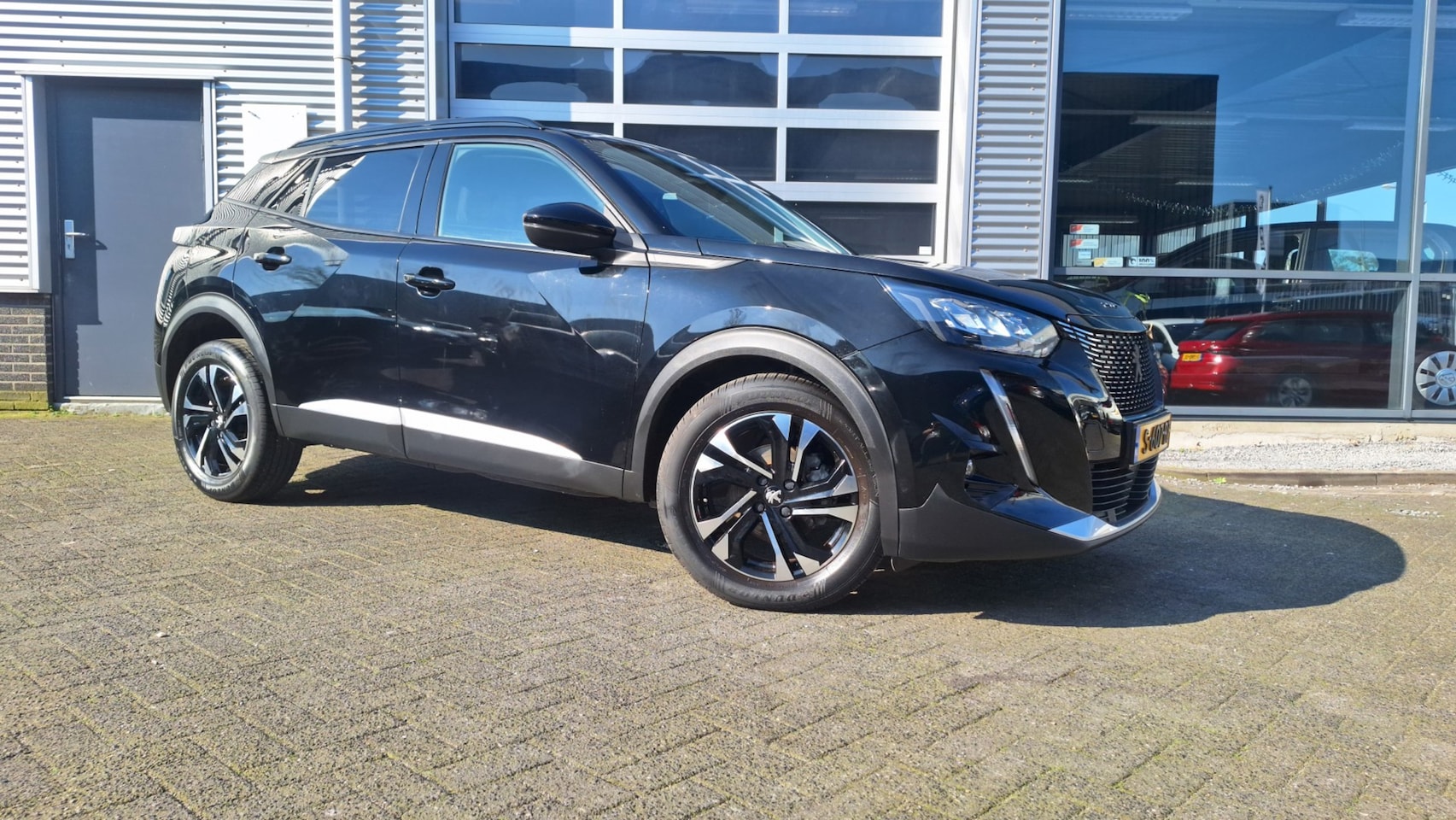 Peugeot 2008 - 1.2 PureTech Allure Pack/Navigatie/Camera/Lm Velgen/Cruise/Enz - AutoWereld.nl