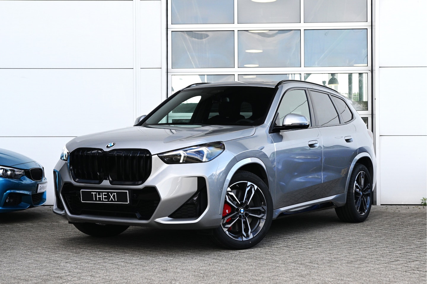 BMW X1 - sDrive20i M Sport Automaat / Panoramadak / Trekhaak / Sportstoelen / M Adaptief onderstel - AutoWereld.nl