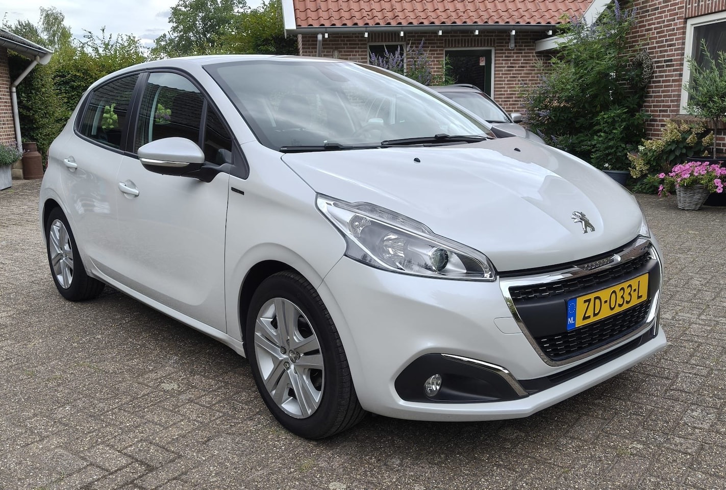 Peugeot 208 - 1.2 PureTech Signature 1.2 PureTech Signature - AutoWereld.nl