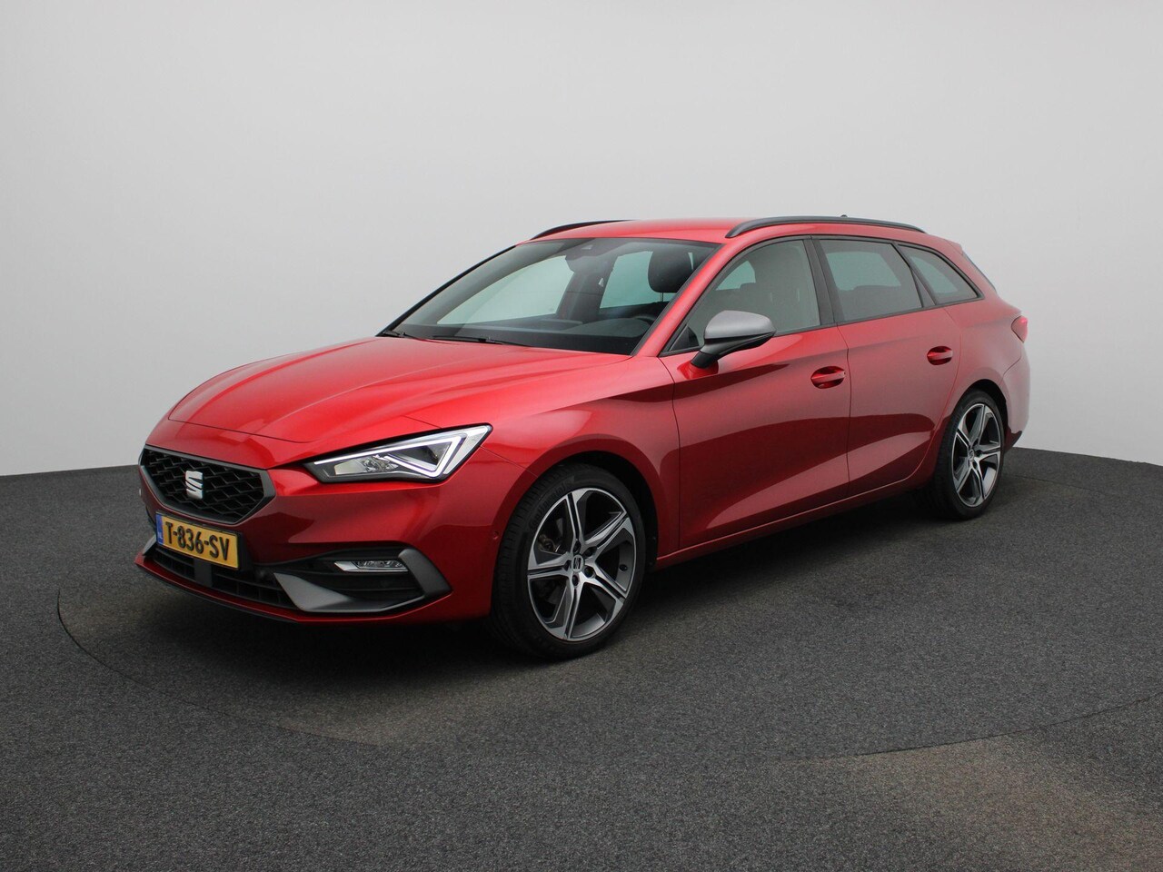 SEAT Leon Sportstourer - 1.0 eTSI FR Business Intense 1.0 eTSI FR Business Intense - AutoWereld.nl
