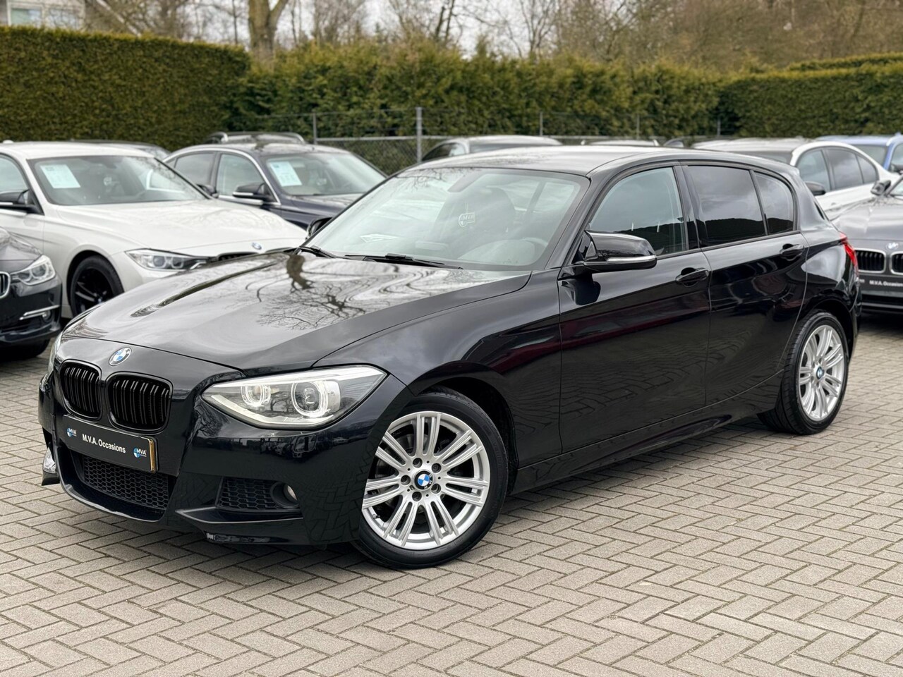BMW 1-serie - 116i Executive M Sport|Nieuwe Ketting + Klepseals|Navigatie|Keyless|Cruise control|Climate - AutoWereld.nl