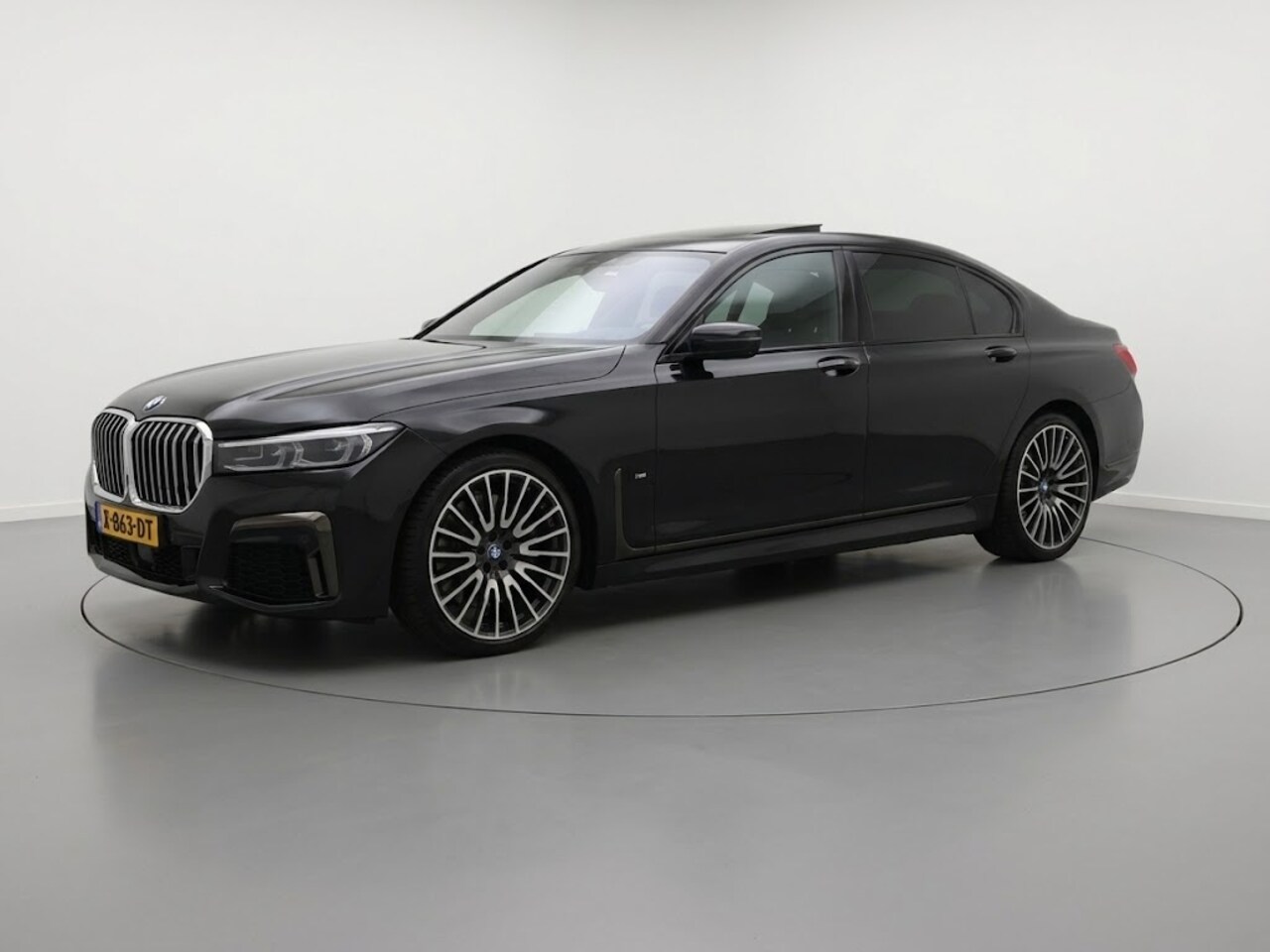 BMW 7-serie - 745e High Executive | M Sport | Schuifdak | LED | Compleet - AutoWereld.nl