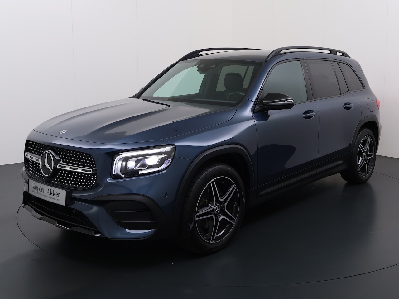 Mercedes-Benz GLB - 200 AMG Line // 7-zits // Nightpakket // Camera - AutoWereld.nl