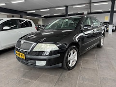 Skoda Octavia - 1.6 Ambiente 5-deurs half leer airco elektrische pakket cruise controle lm-velgen trekhaak