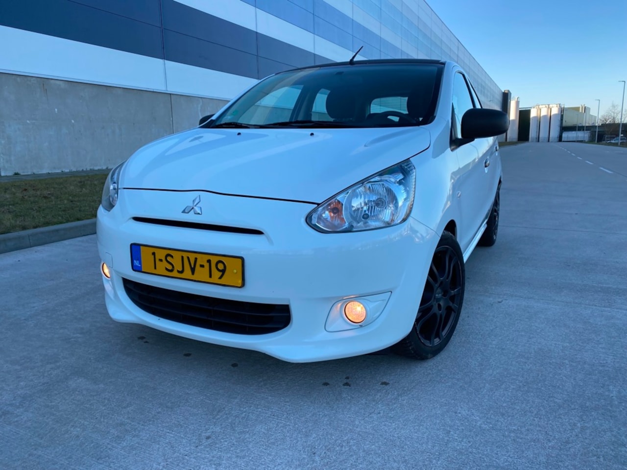 Mitsubishi Space Star - 1.0 Inform AIRCO/ELEK.RMN/NAP/5DRS/APK 10-26 - AutoWereld.nl