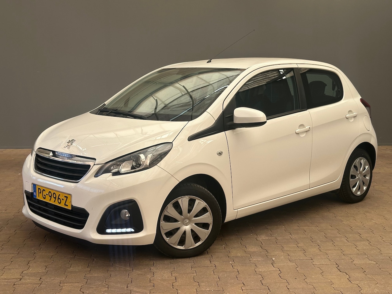 Peugeot 108 - 1.0 e-VTi Blue Lion Airco | 5-Deurs | Centrale Vergrendeling | Bluetooth | Elek. Ramen | L - AutoWereld.nl