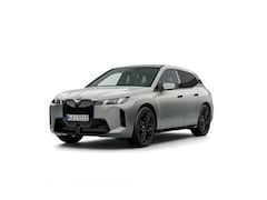 BMW iX - xDrive45 | M-Sport Pro | 22'' | Luchtvering | Soft-Close | Panorama. | Stoelvent. | Driv.