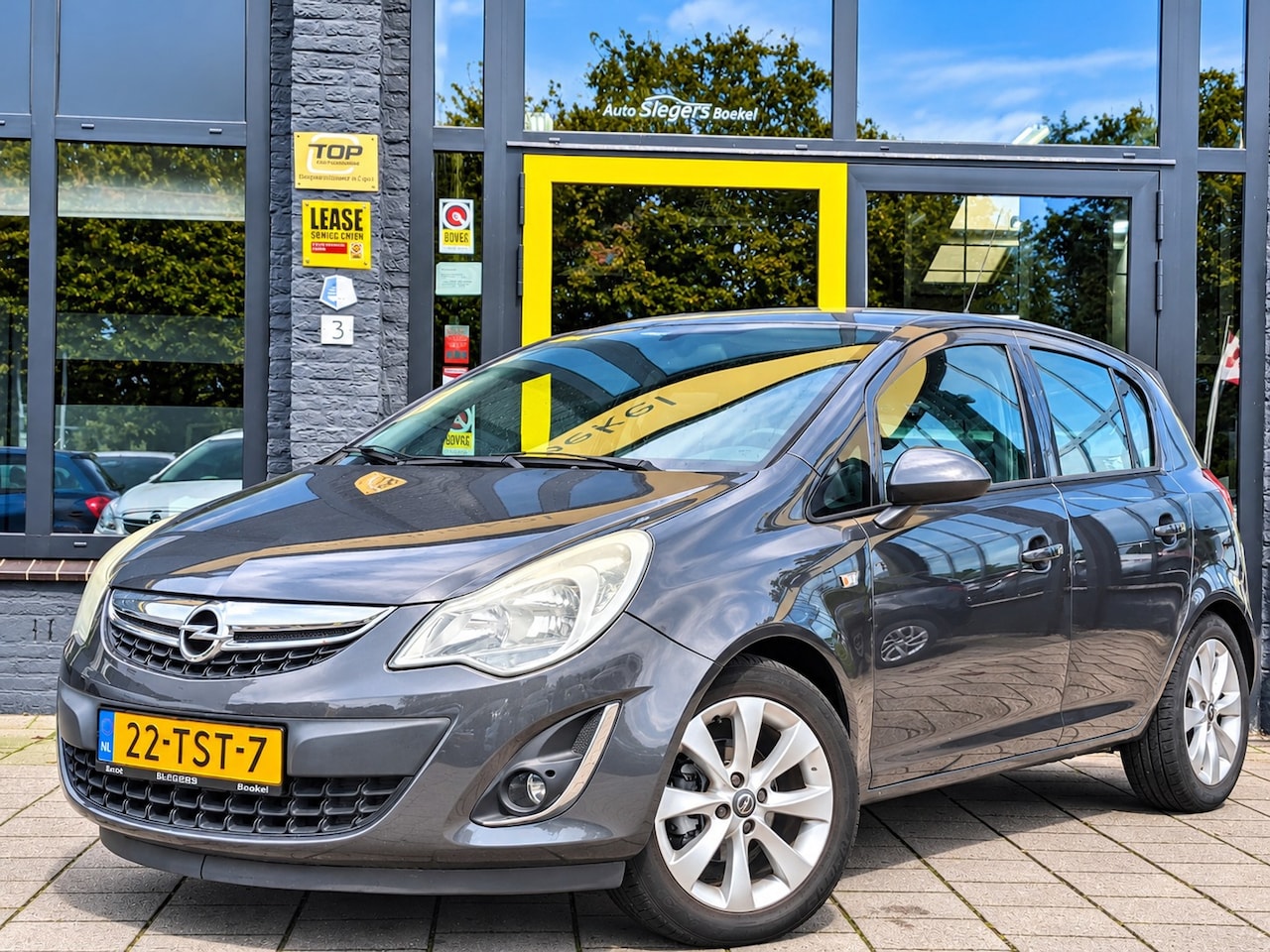Opel Corsa - 1.2-16V Anniversary Edition 1.2-16V Anniversary Edition - AutoWereld.nl