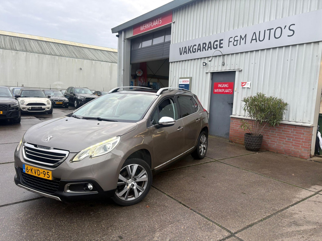Peugeot 2008 - 1.6 VTi Féline Clima, cruise, pano, trekhaak, pdc achter - AutoWereld.nl